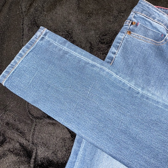 Jeans - Picture 2 of 4